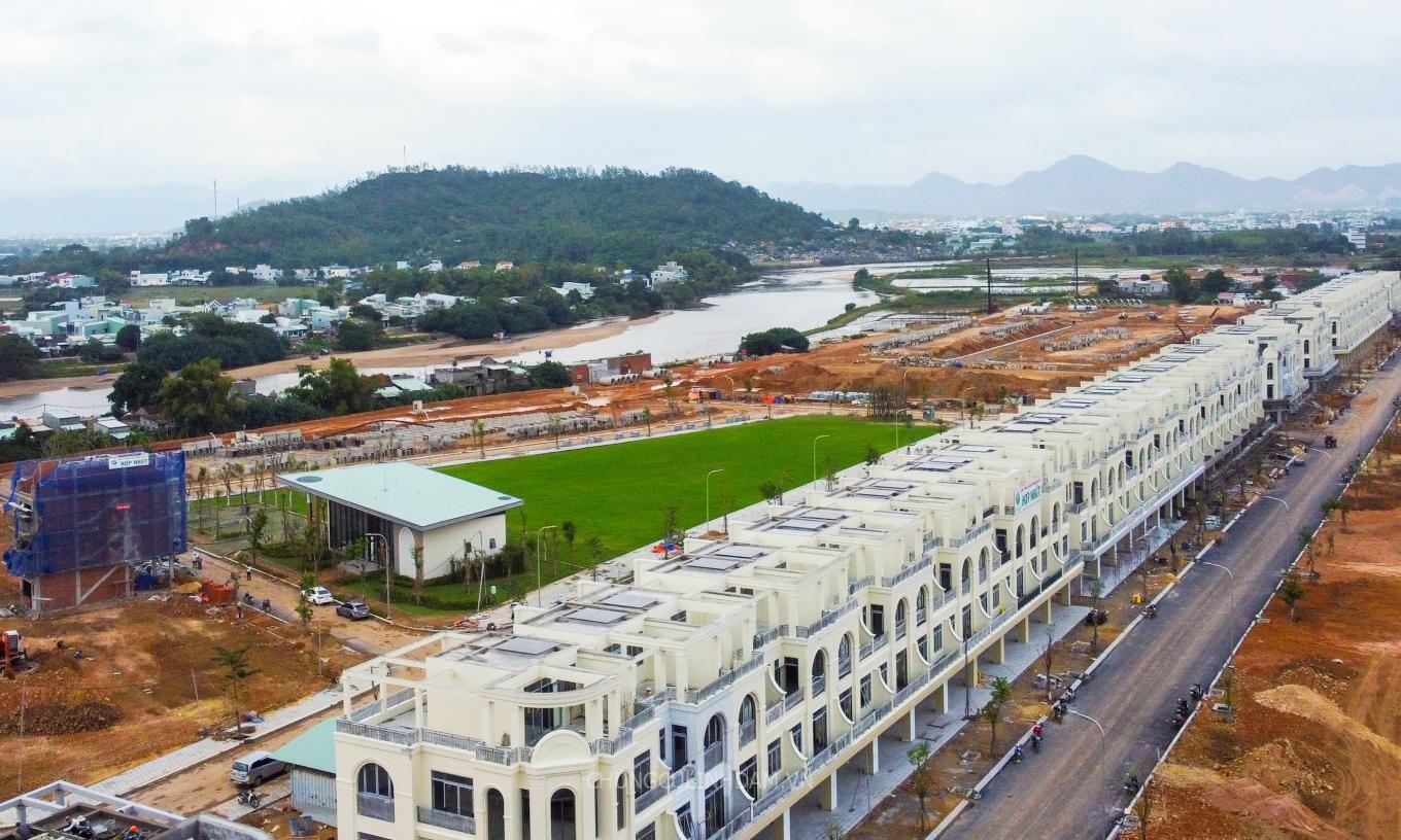 Phát Đạt tăng gần 195 lần doanh thu