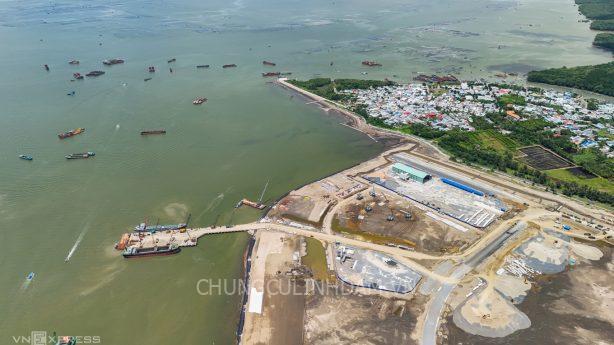 Thu ngân sách TP HCM vượt cùng kỳ nhờ đất đai