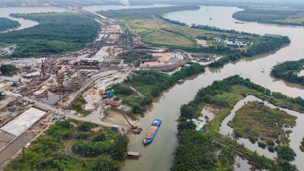 Các ông lớn bất động sản đua săn quỹ đất sạch