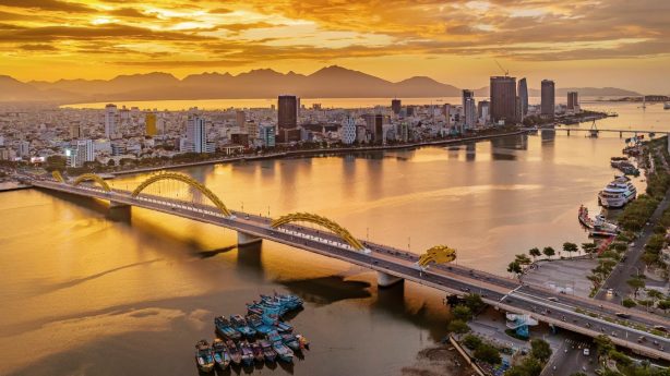 Trục cao tầng góp phần thay đổi diện mạo hai bờ sông Hàn