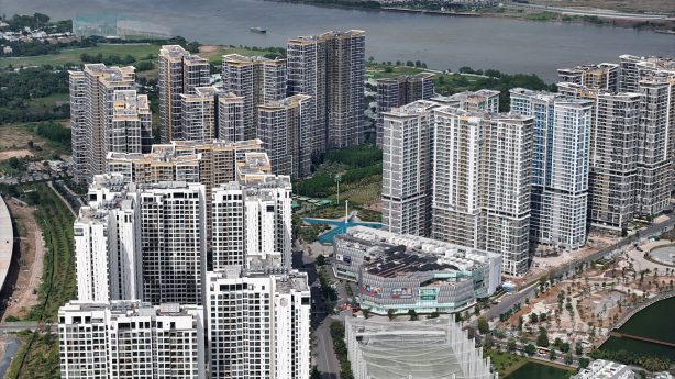 Vì sao nguồn cung tăng, giá nhà vẫn không giảm?